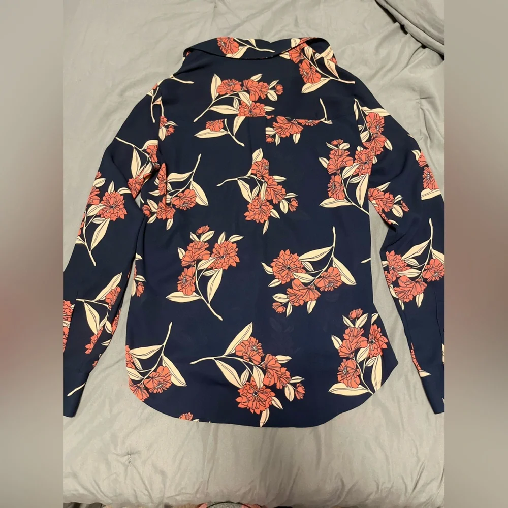 express blouse - Picture 2 of 4